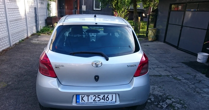 Toyota Yaris cena 15800 przebieg: 215700, rok produkcji 2006 z Tarnów małe 781